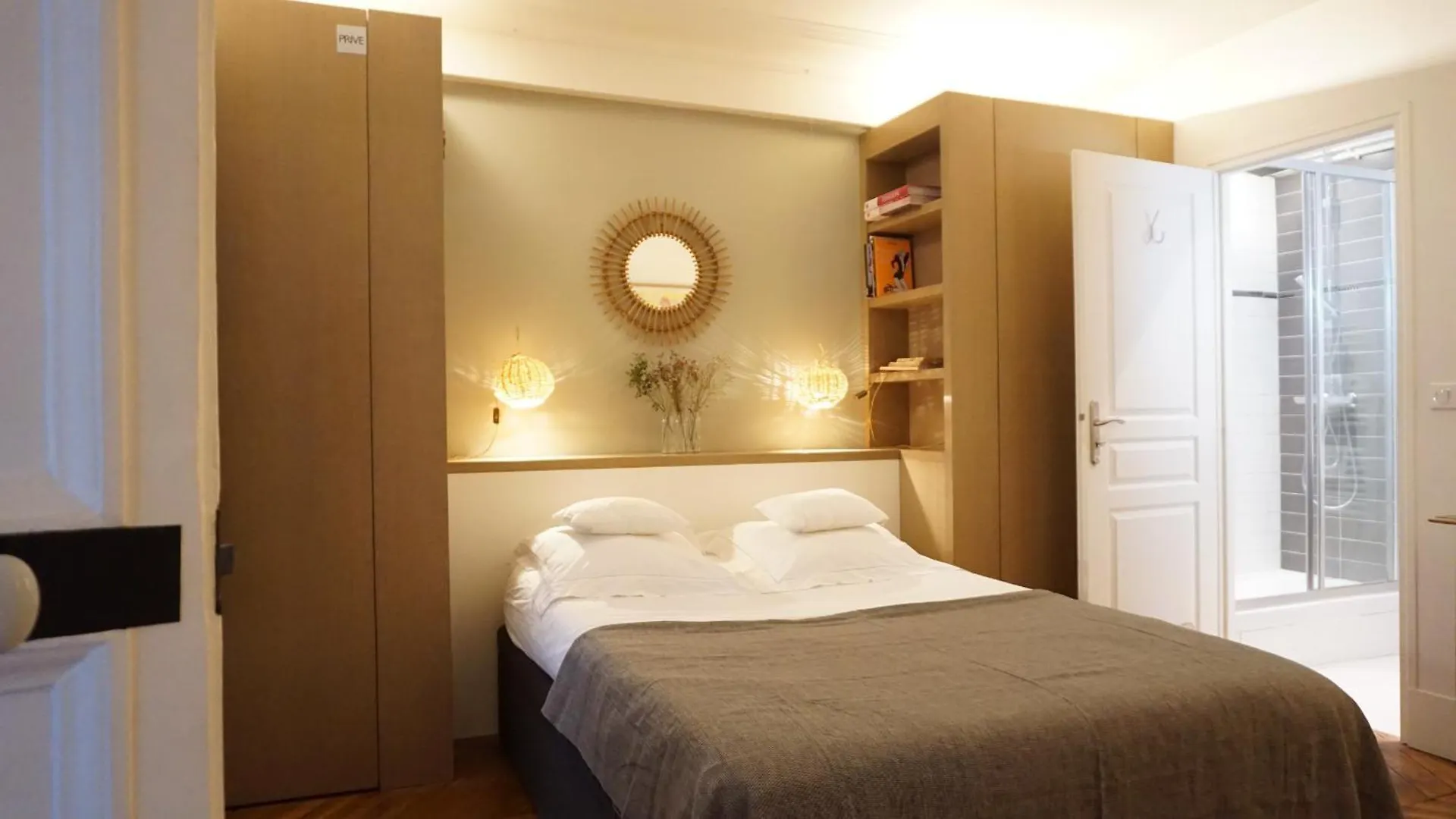 Rue De Penthievre - Paris 8 Apartment 0*,  France